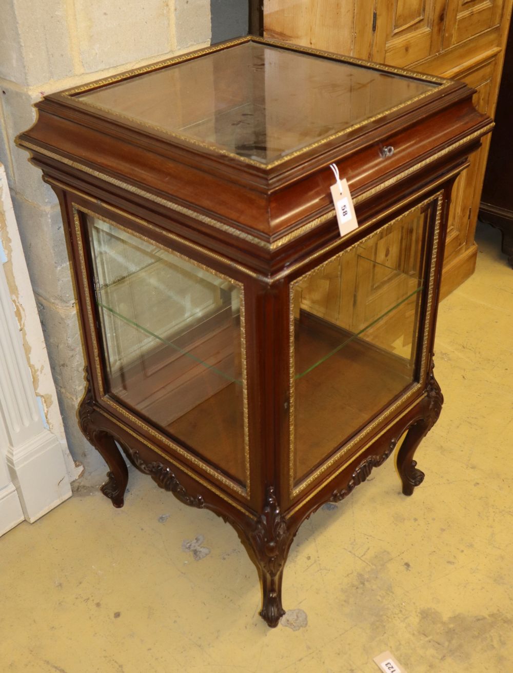 An Edwardian gilt metal mounted mahogany vitrine/bijouterie cabinet, W.56cm, D.55cm, H.93cm